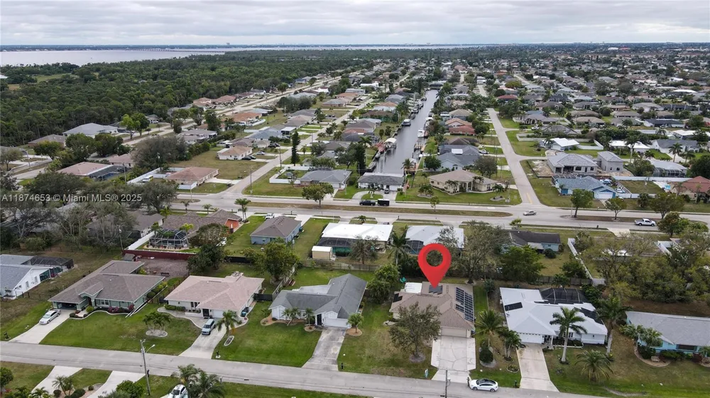 2304 SE 8TH TER Cape Coral, FL 33990