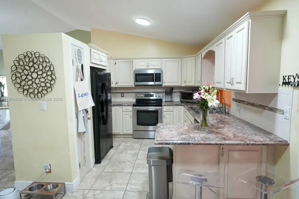 2304 SE 8TH TER Cape Coral, FL 33990