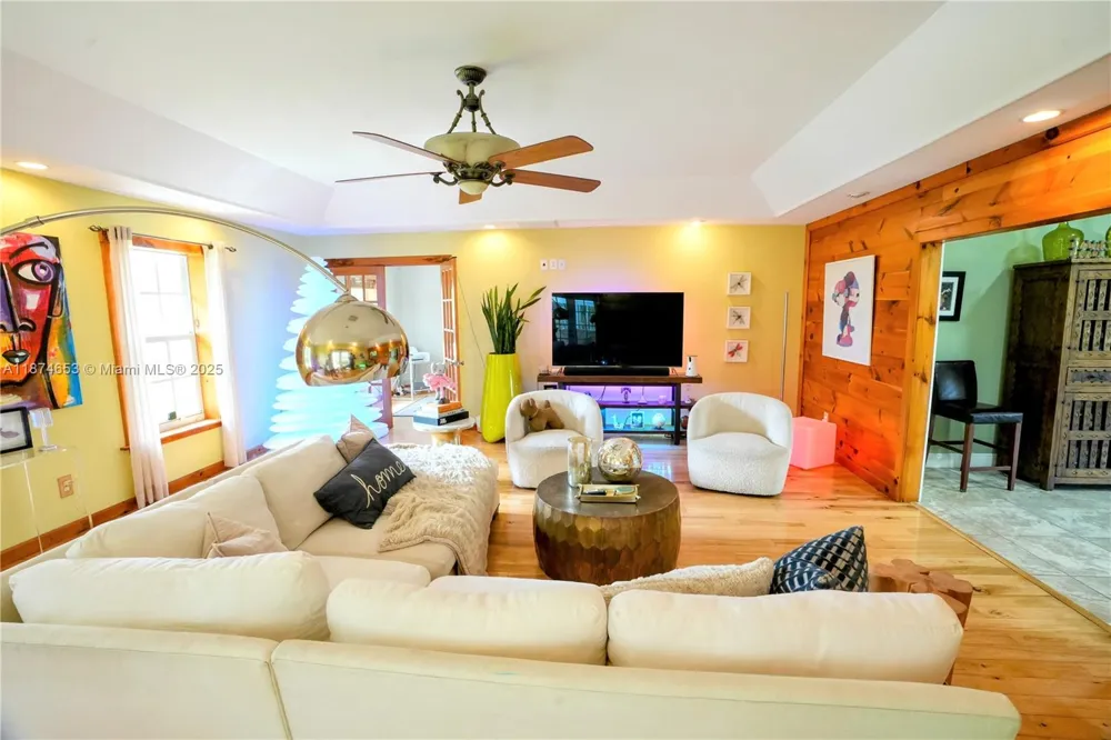 2304 SE 8TH TER Cape Coral, FL 33990