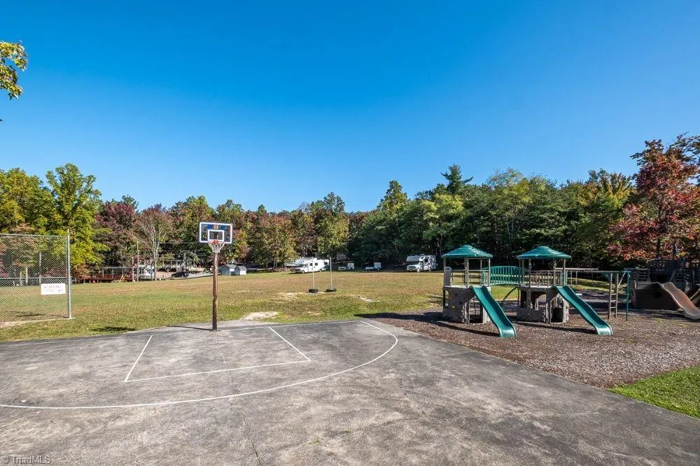 600 Dogwood Circle Traphill, NC 28685