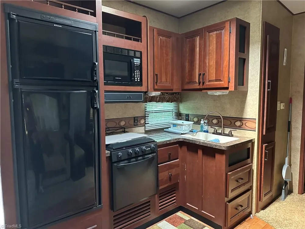 600 Dogwood Circle Traphill, NC 28685