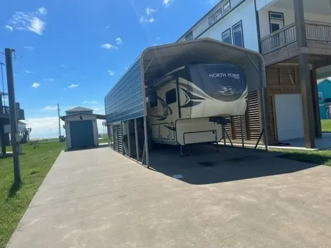 1820 Pompano Lane