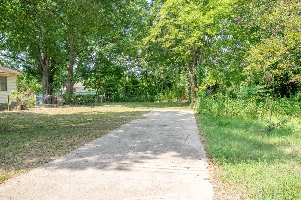1609 Plum Texarkana, TX 75501