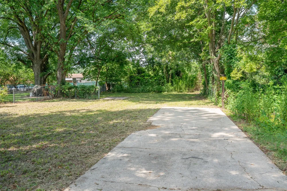 1609 Plum Texarkana, TX 75501