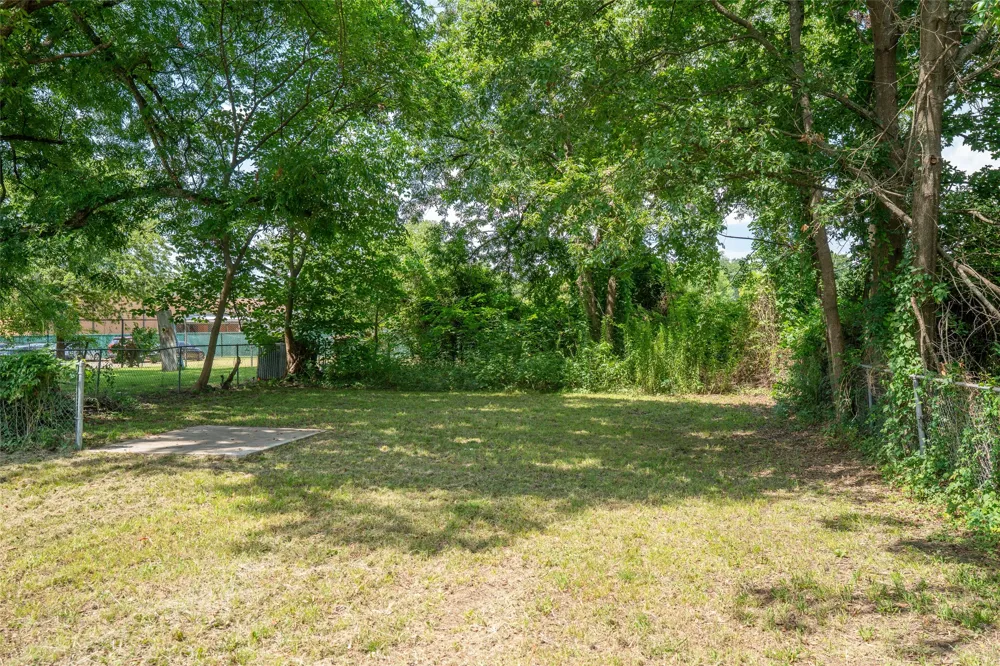 1609 Plum Texarkana, TX 75501