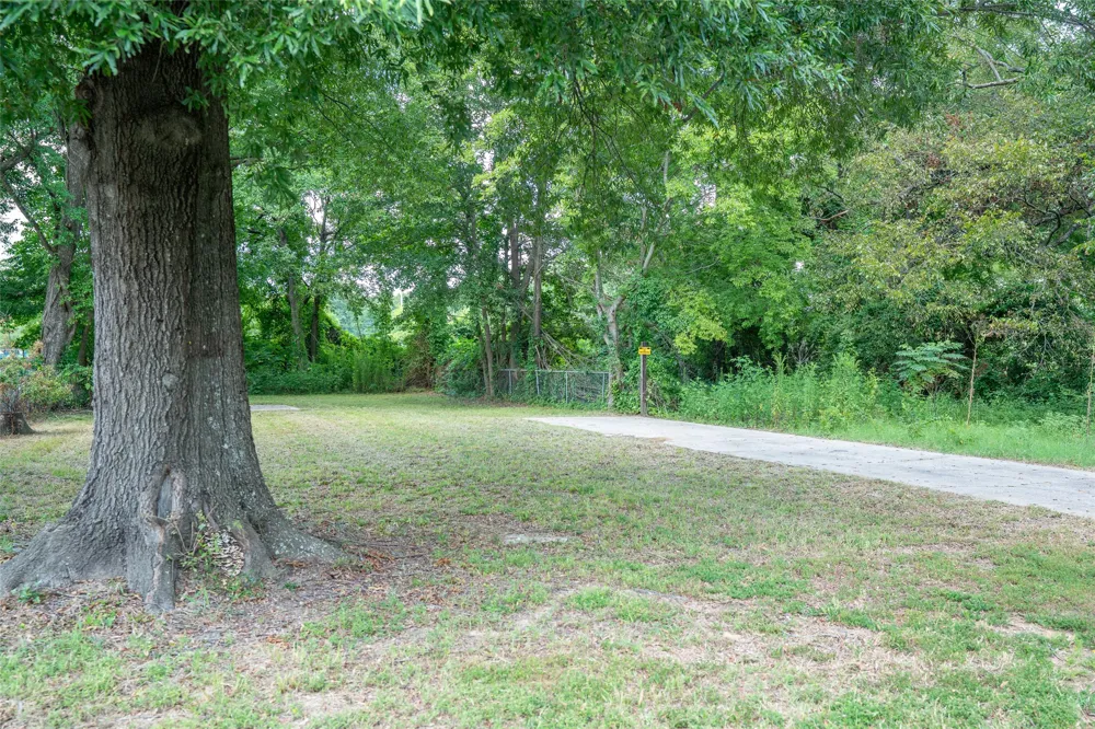 1609 Plum Texarkana, TX 75501
