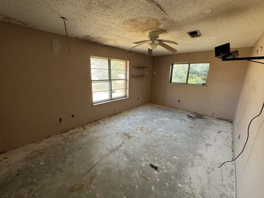5996 Yucca Beeville, TX 78102