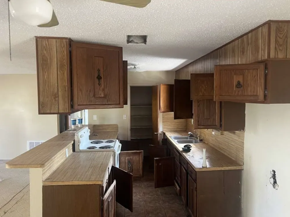 5996 Yucca Beeville, TX 78102