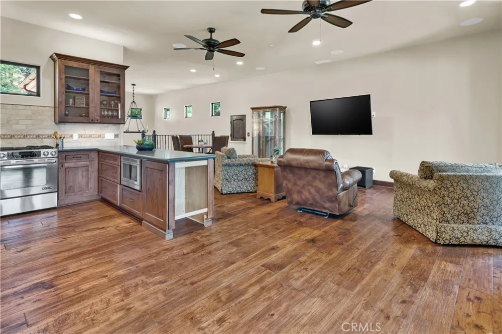 8820 Cantinas Point Bradley, CA 93426
