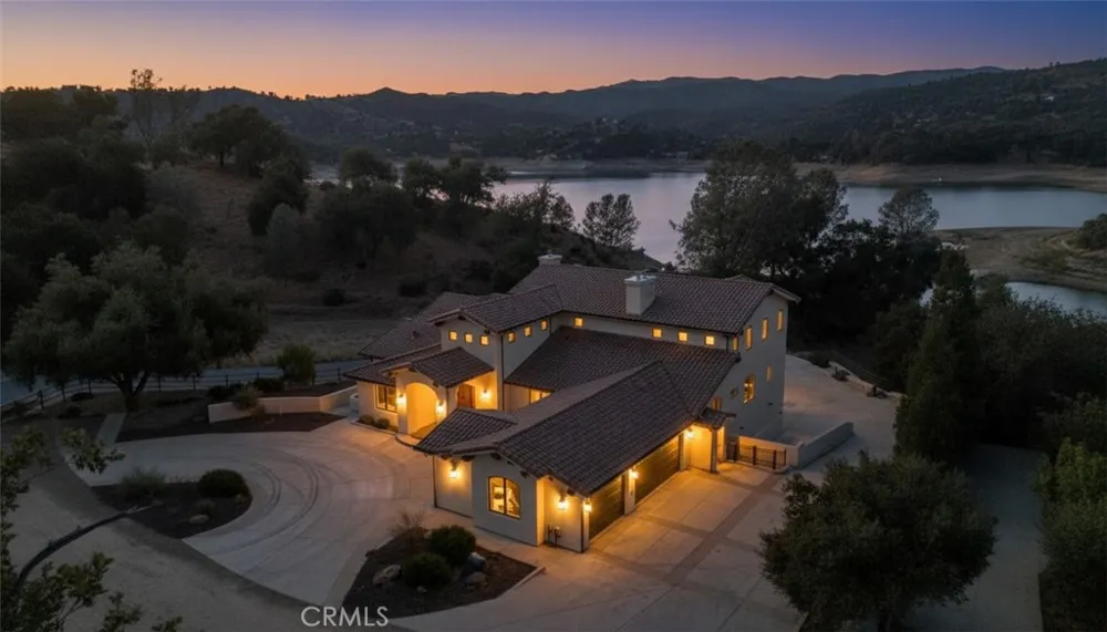 8820 Cantinas Point Bradley, CA 93426