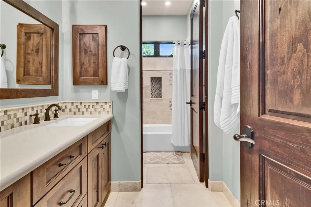 8820 Cantinas Point Bradley, CA 93426