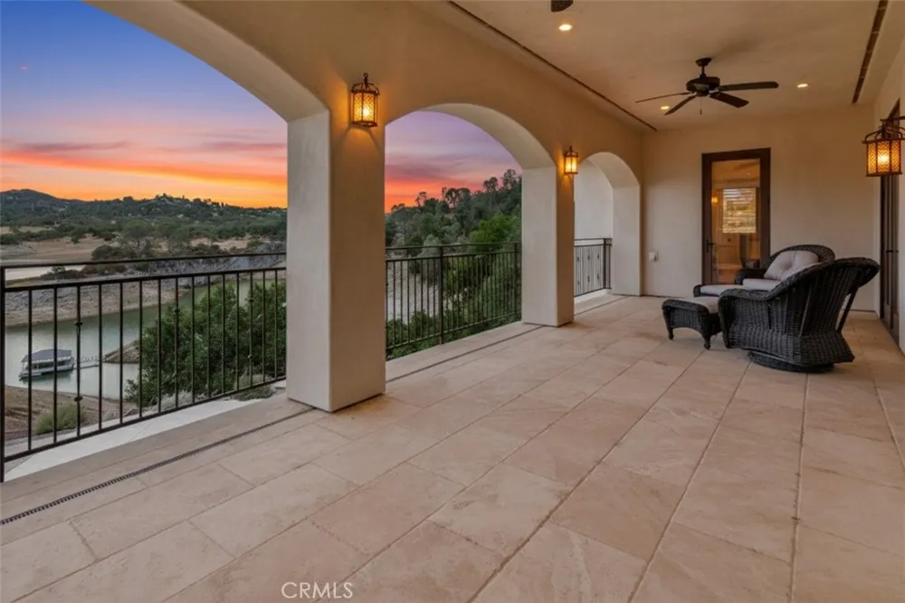 8820 Cantinas Point Bradley, CA 93426