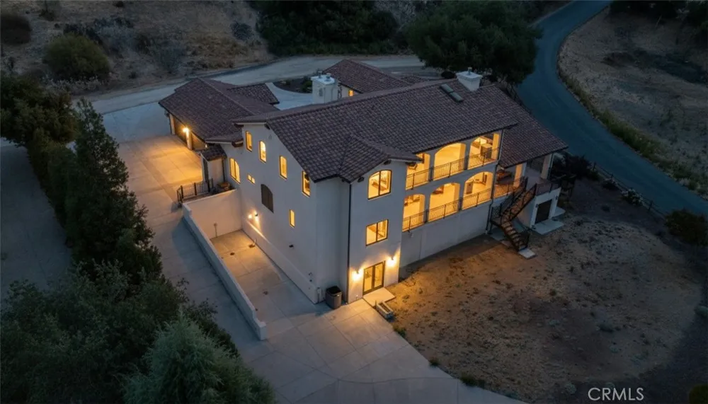 8820 Cantinas Point Bradley, CA 93426
