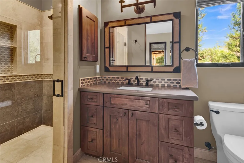 8820 Cantinas Point Bradley, CA 93426