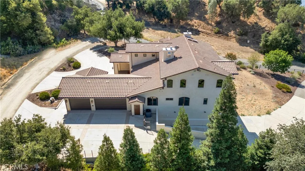 8820 Cantinas Point Bradley, CA 93426