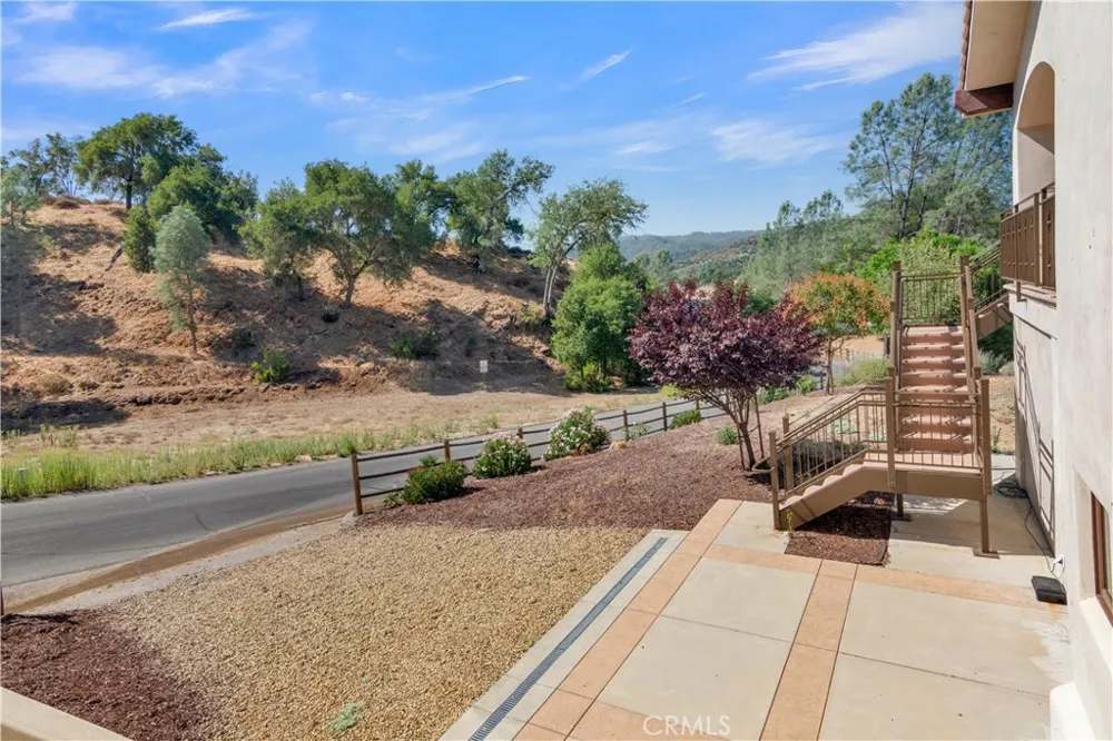 8820 Cantinas Point Bradley, CA 93426