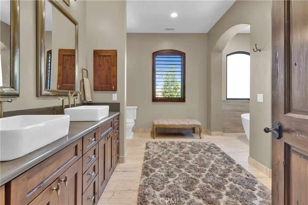 8820 Cantinas Point Bradley, CA 93426