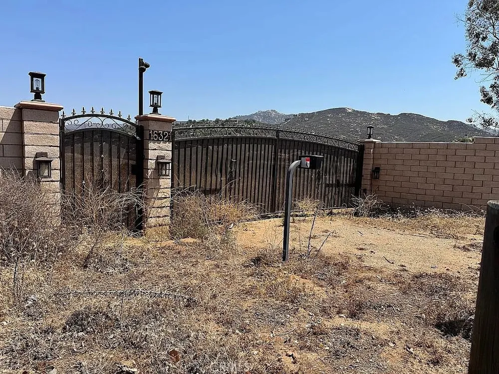 16321 Espola Road Poway, CA 92064