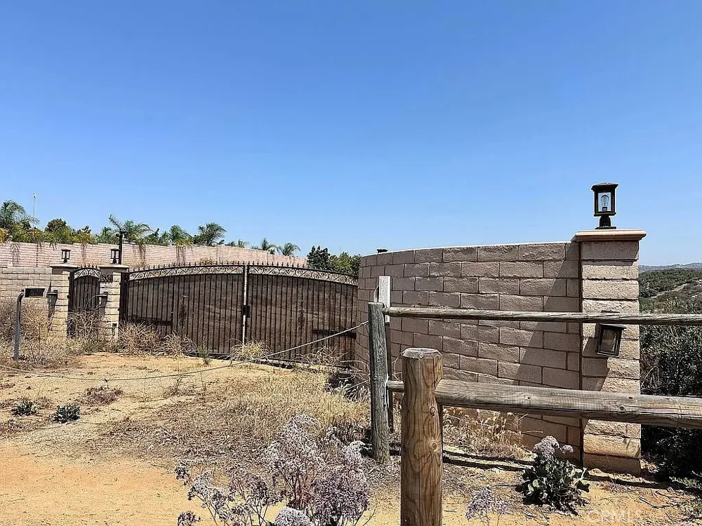16321 Espola Road Poway, CA 92064