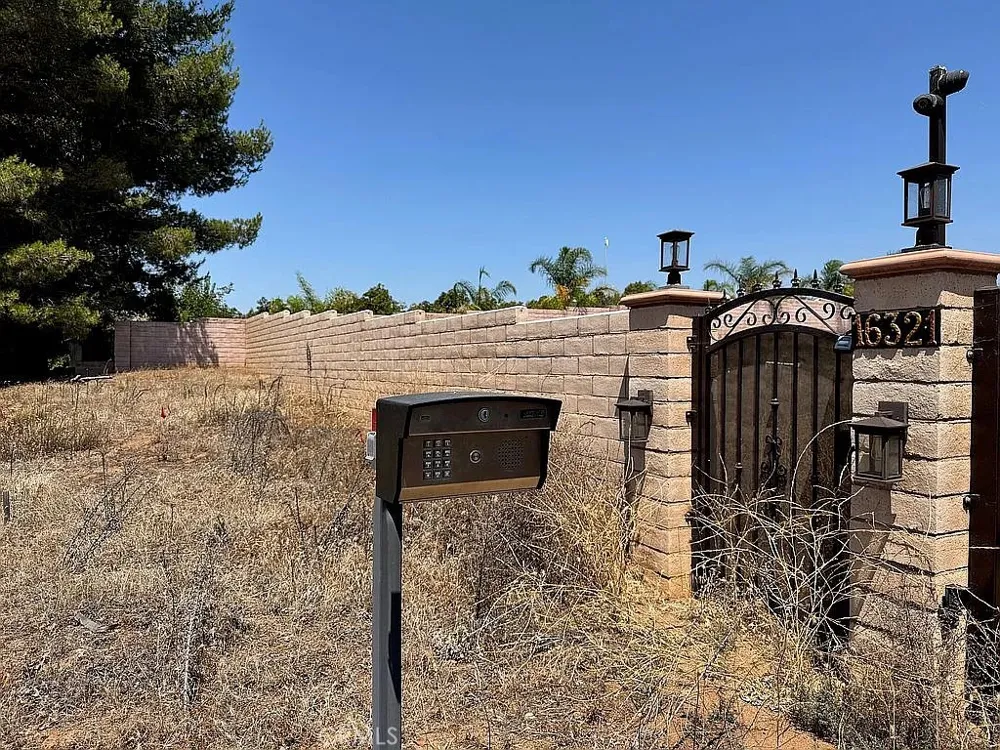 16321 Espola Road Poway, CA 92064