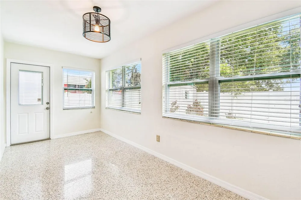 1101 81ST AVENUE St Petersburg, FL 33702