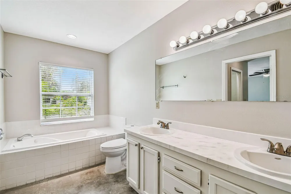 1101 81ST AVENUE St Petersburg, FL 33702