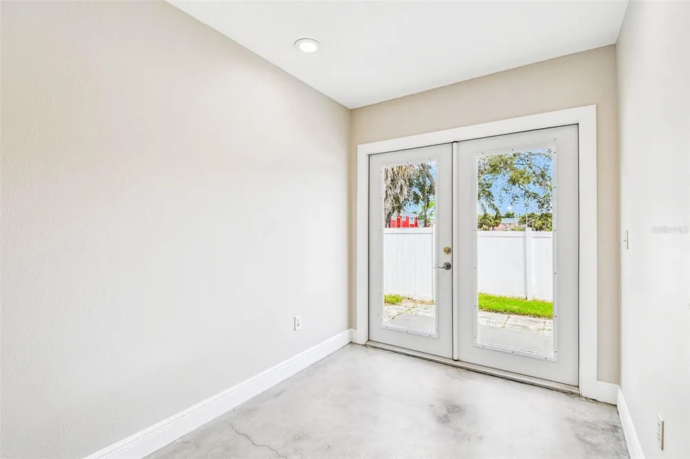 1101 81ST AVENUE St Petersburg, FL 33702