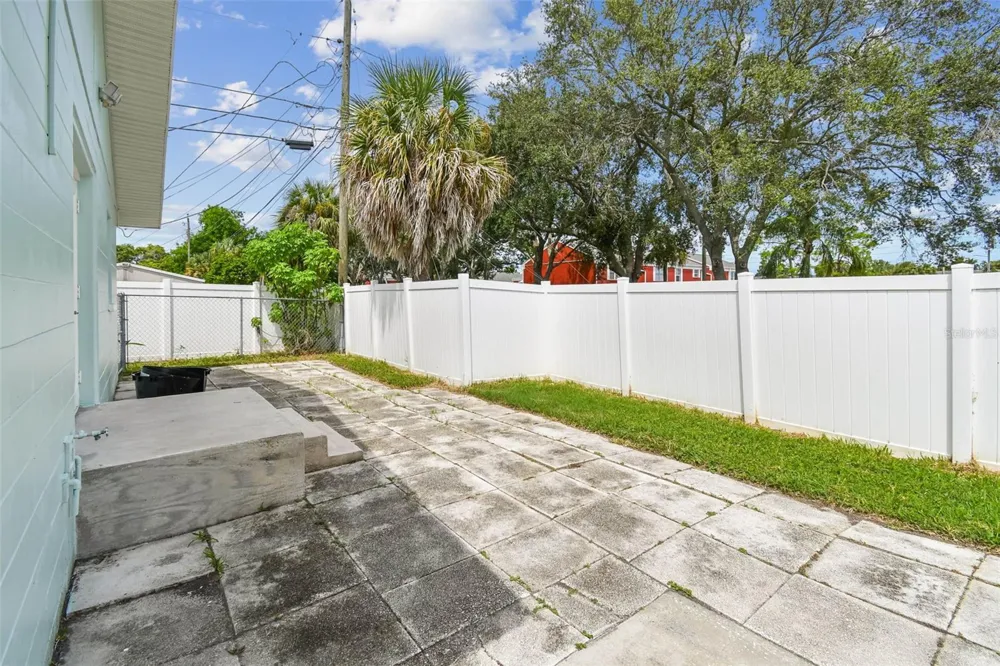 1101 81ST AVENUE St Petersburg, FL 33702