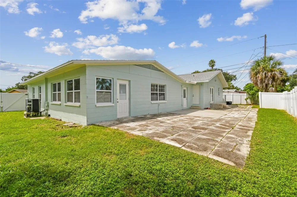 1101 81ST AVENUE St Petersburg, FL 33702