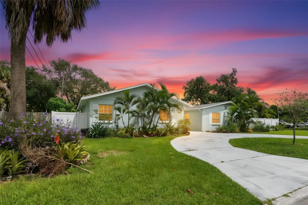 1101 81ST AVENUE St Petersburg, FL 33702