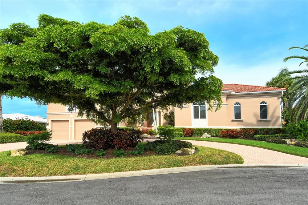 591 PUTTING GREEN LANE Longboat Key, FL 34228