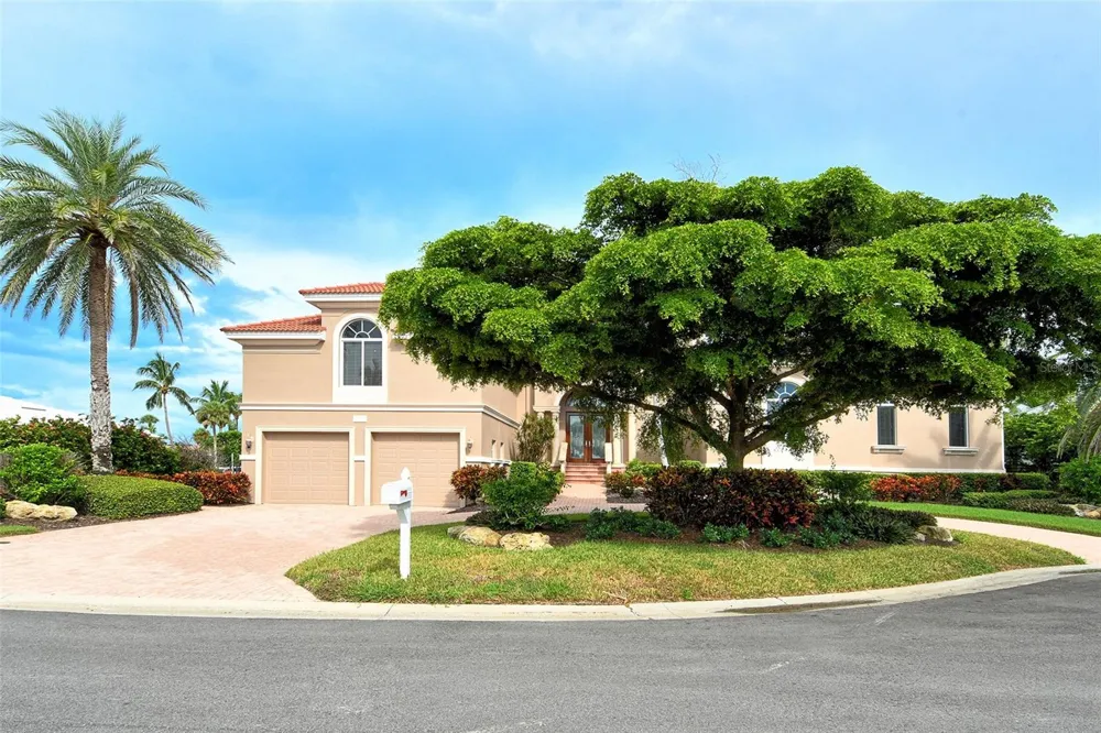 591 PUTTING GREEN LANE Longboat Key, FL 34228