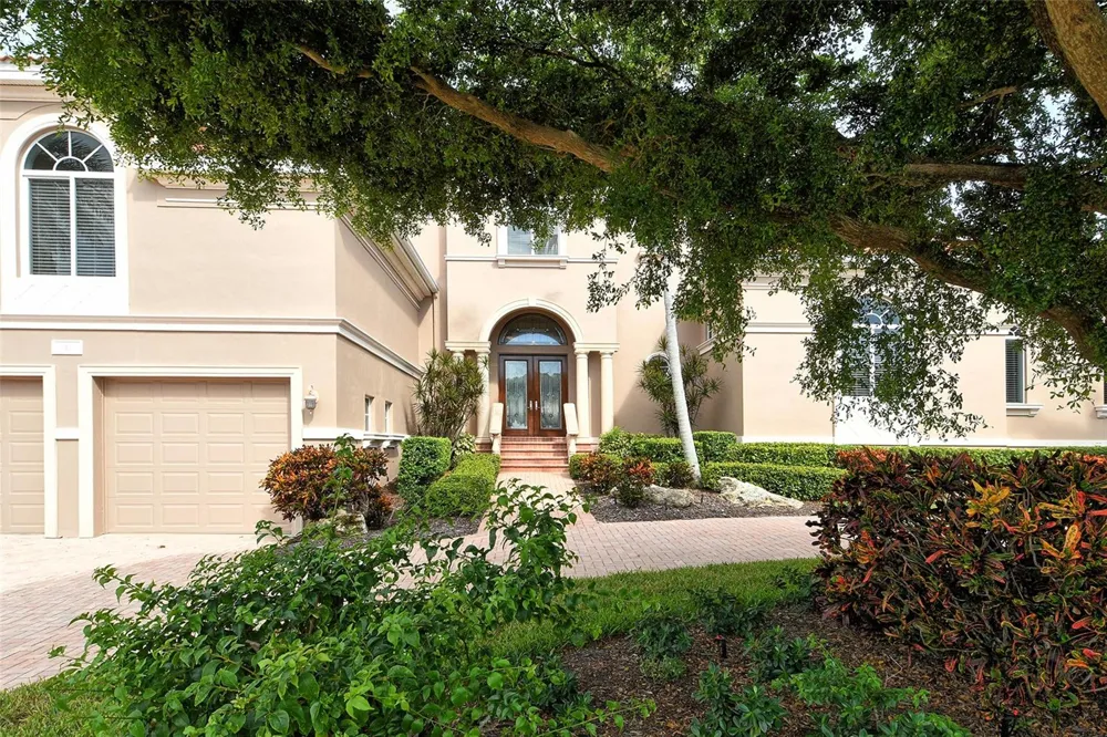 591 PUTTING GREEN LANE Longboat Key, FL 34228