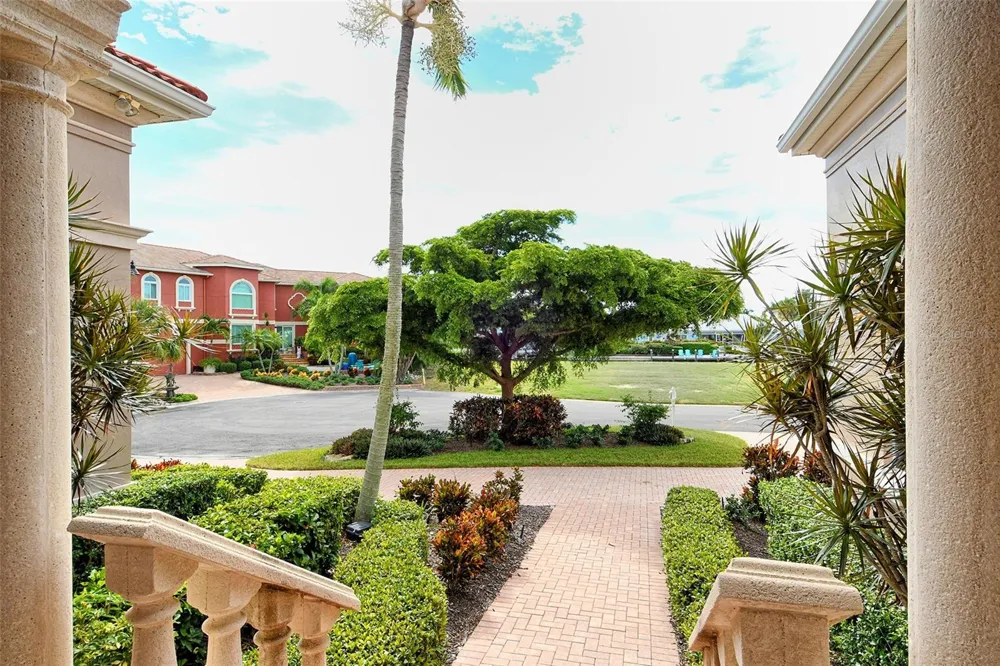 591 PUTTING GREEN LANE Longboat Key, FL 34228