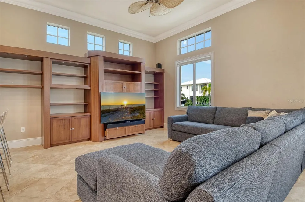 591 PUTTING GREEN LANE Longboat Key, FL 34228