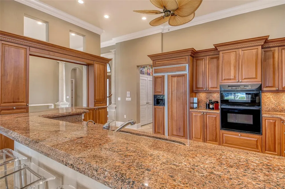 591 PUTTING GREEN LANE Longboat Key, FL 34228