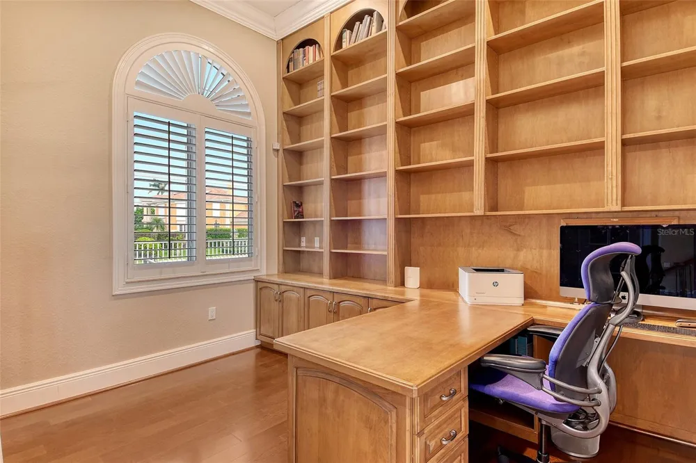 591 PUTTING GREEN LANE Longboat Key, FL 34228