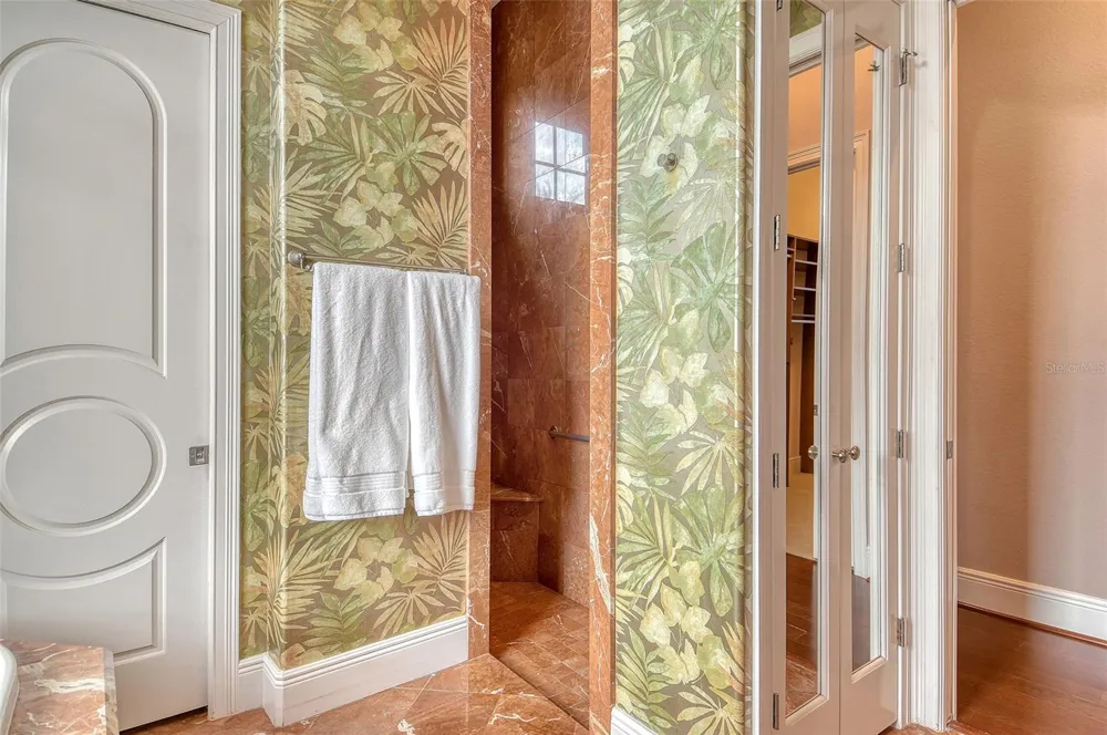 591 PUTTING GREEN LANE Longboat Key, FL 34228