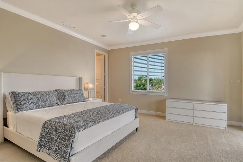 591 PUTTING GREEN LANE Longboat Key, FL 34228