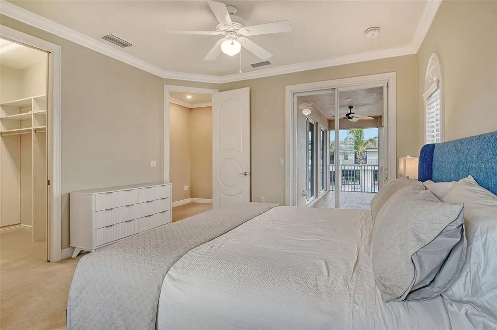 591 PUTTING GREEN LANE Longboat Key, FL 34228