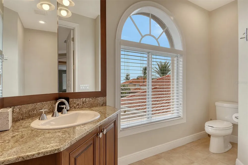 591 PUTTING GREEN LANE Longboat Key, FL 34228