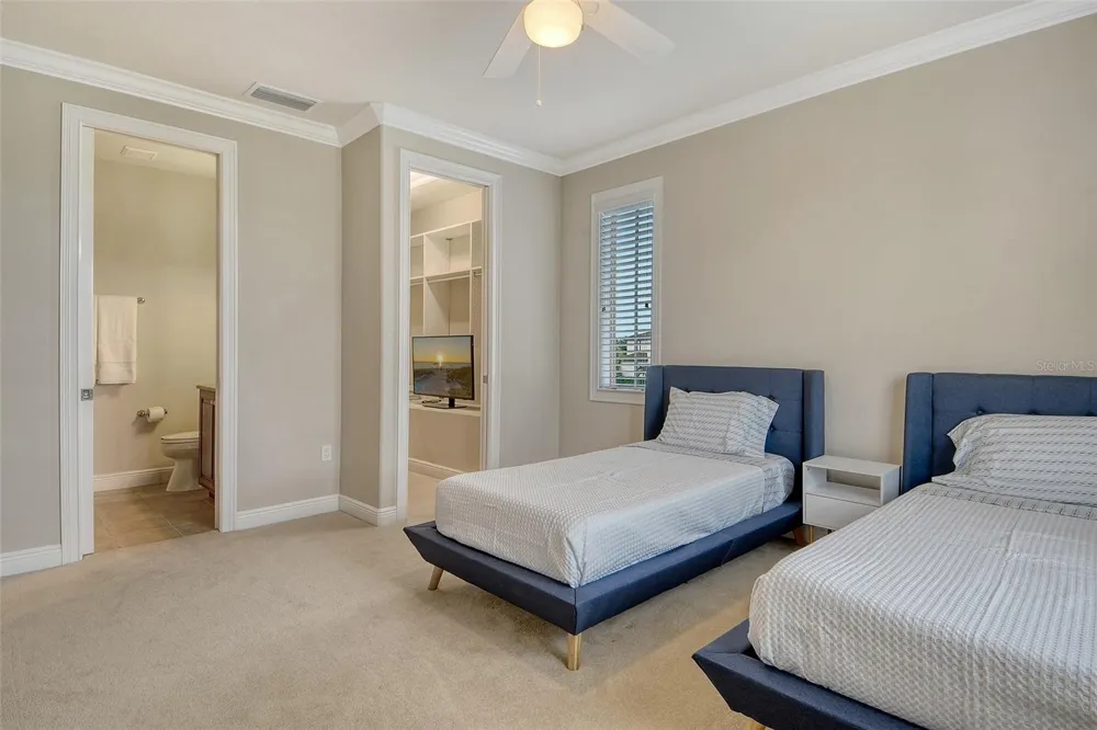 591 PUTTING GREEN LANE Longboat Key, FL 34228