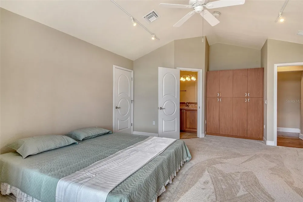 591 PUTTING GREEN LANE Longboat Key, FL 34228