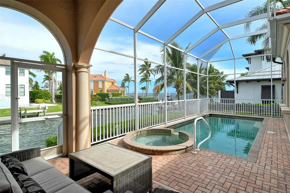 591 PUTTING GREEN LANE Longboat Key, FL 34228