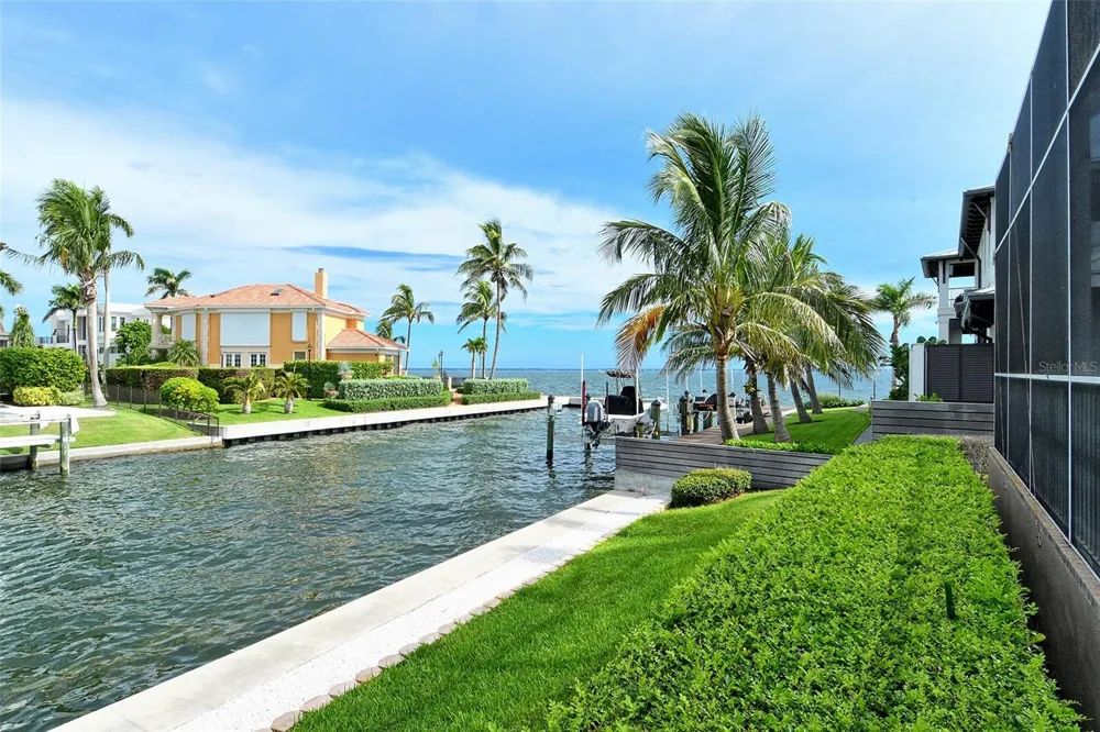 591 PUTTING GREEN LANE Longboat Key, FL 34228