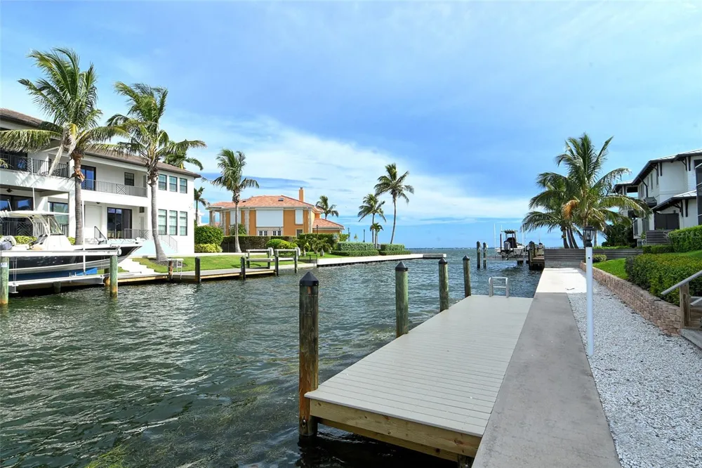 591 PUTTING GREEN LANE Longboat Key, FL 34228