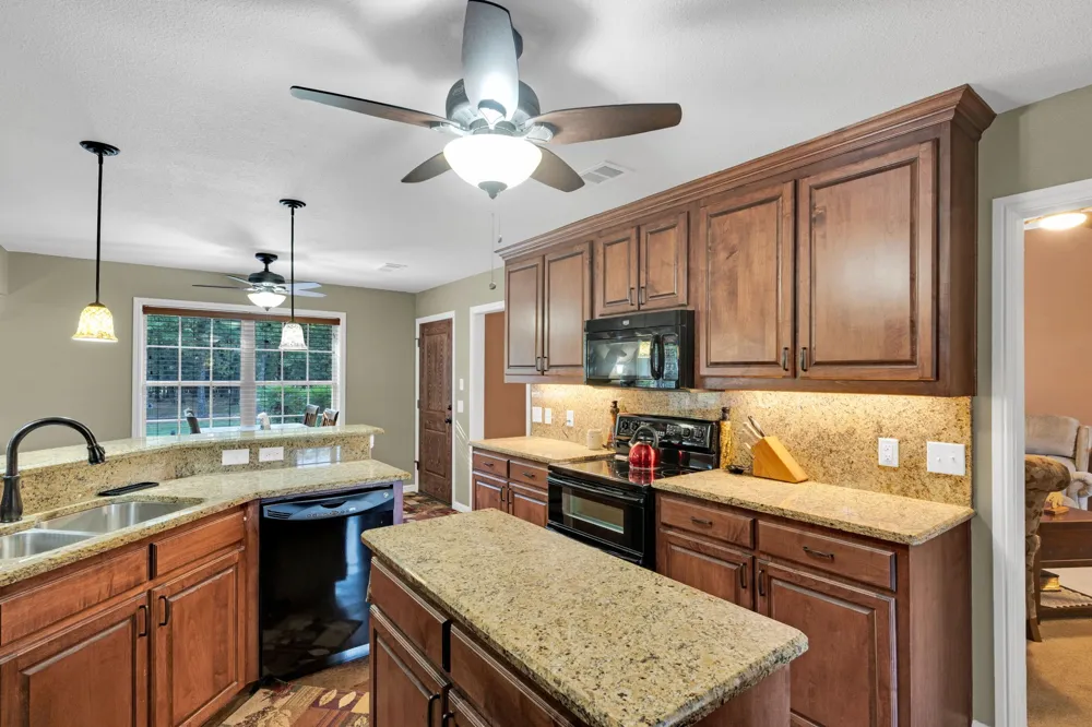 7731 Shady Lane Scurry, TX 75158