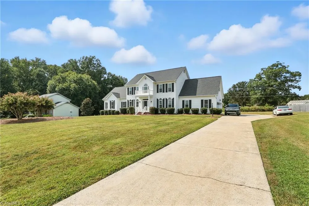 6905 Wicklow Drive Browns Summit, NC 27214
