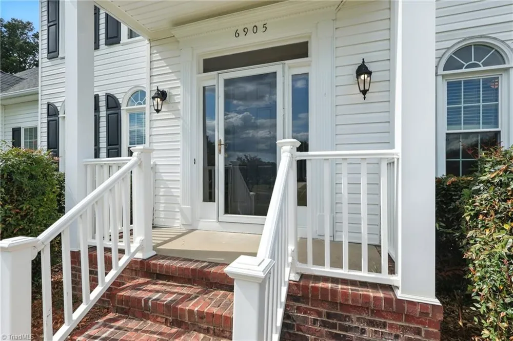 6905 Wicklow Drive Browns Summit, NC 27214