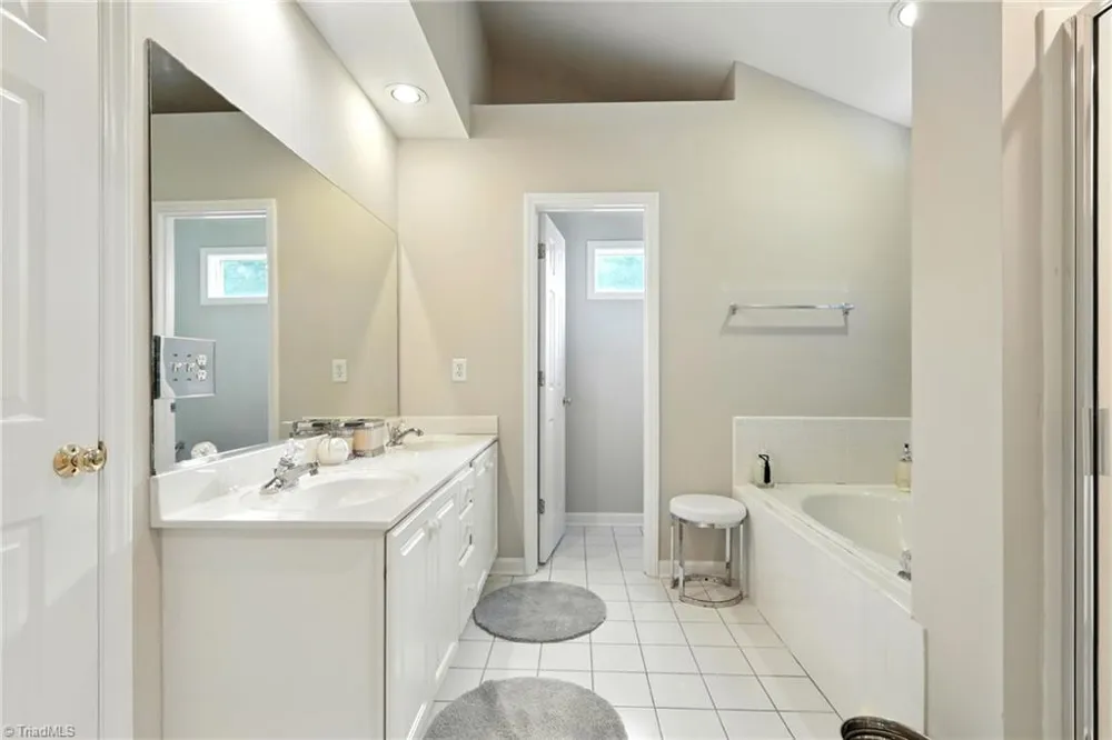 6905 Wicklow Drive Browns Summit, NC 27214